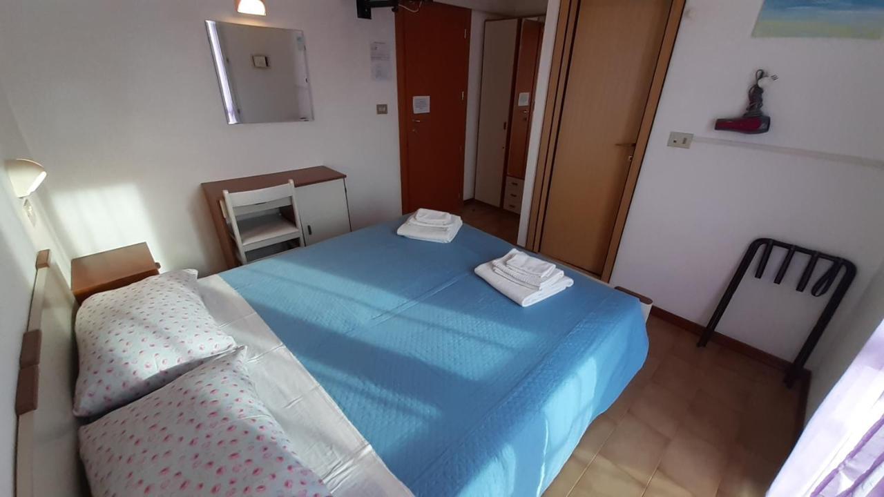 Hotel Elisabetta 2 Stelle Cattolica Exterior photo